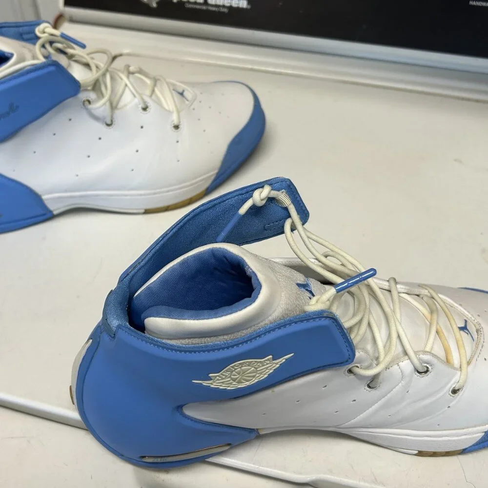 Air Jordan Carmelo - Picture 4 of 6